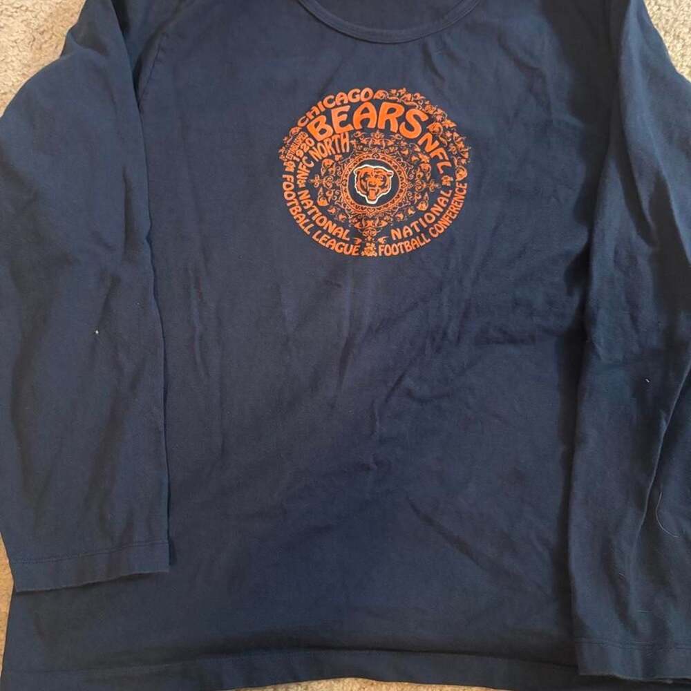 NFL Chicago Bears Women's Long Sleeve Graphic Shirt Navy Blue